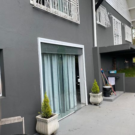 Kitnet Aconchegante Em Bairro Nobre Bem Localizado Apartment Campos do Jordao Ngoại thất bức ảnh